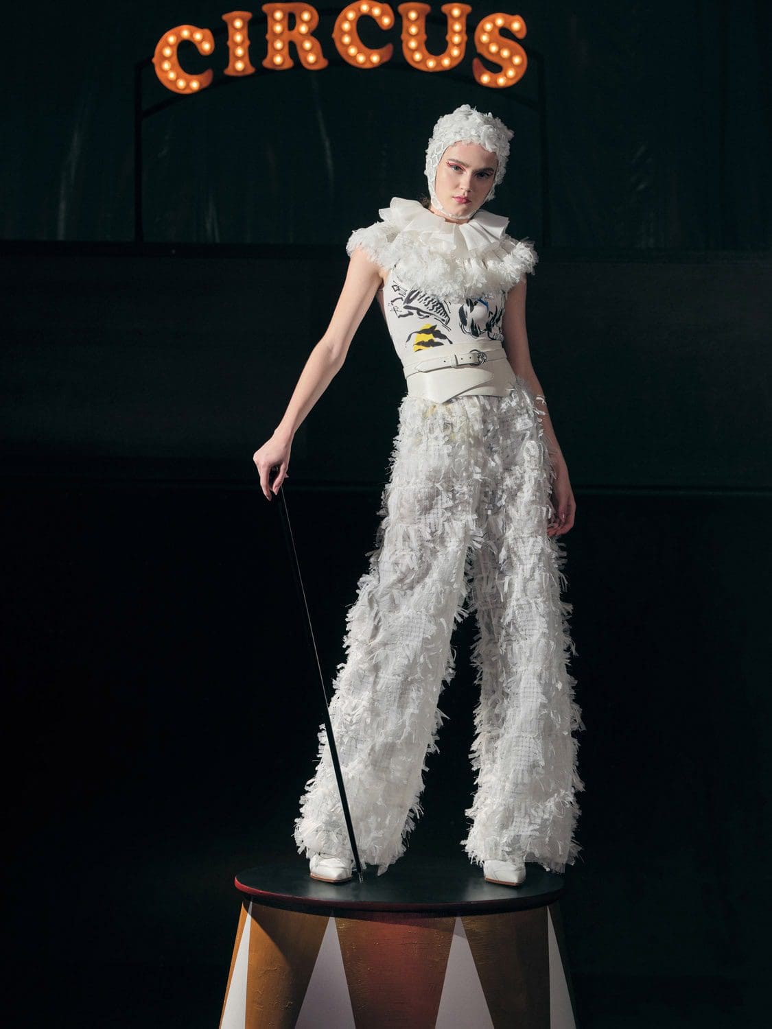Shiatzy Chen Spring Summer 2022 por RUNWAY MAGAZINE