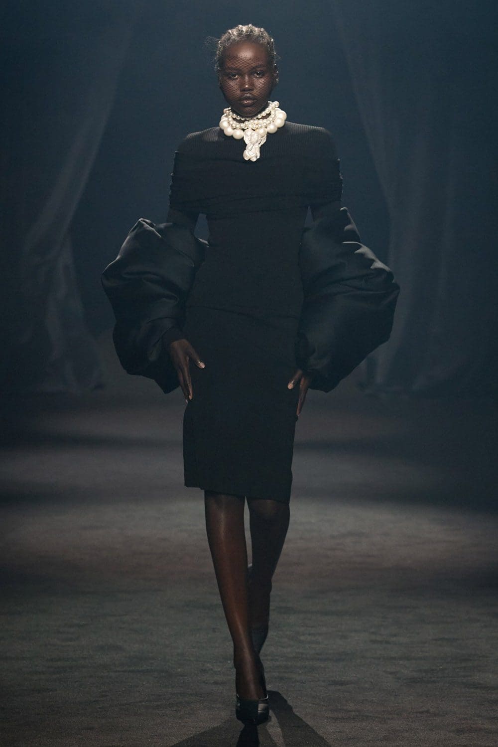 Hommage à Alber Elbaz show Paris par RUNWAY MAGAZINE