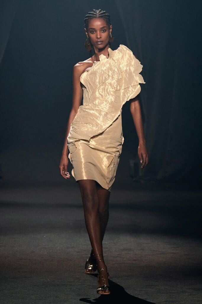 Tribute to Alber Elbaz show Paris by RUNWAY MAGAZINE