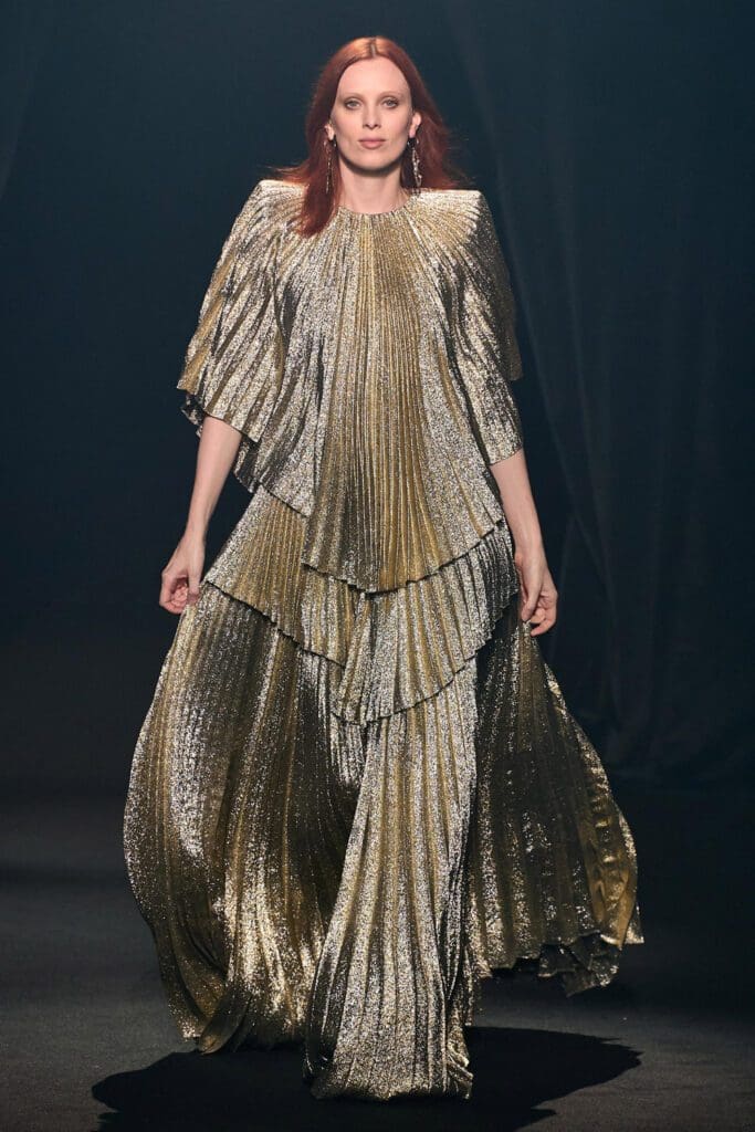 Tribute to Alber Elbaz show Paris by RUNWAY MAGAZINE
