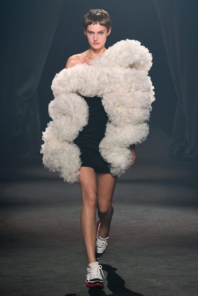 Tribute to Alber Elbaz show Paris by RUNWAY MAGAZINE