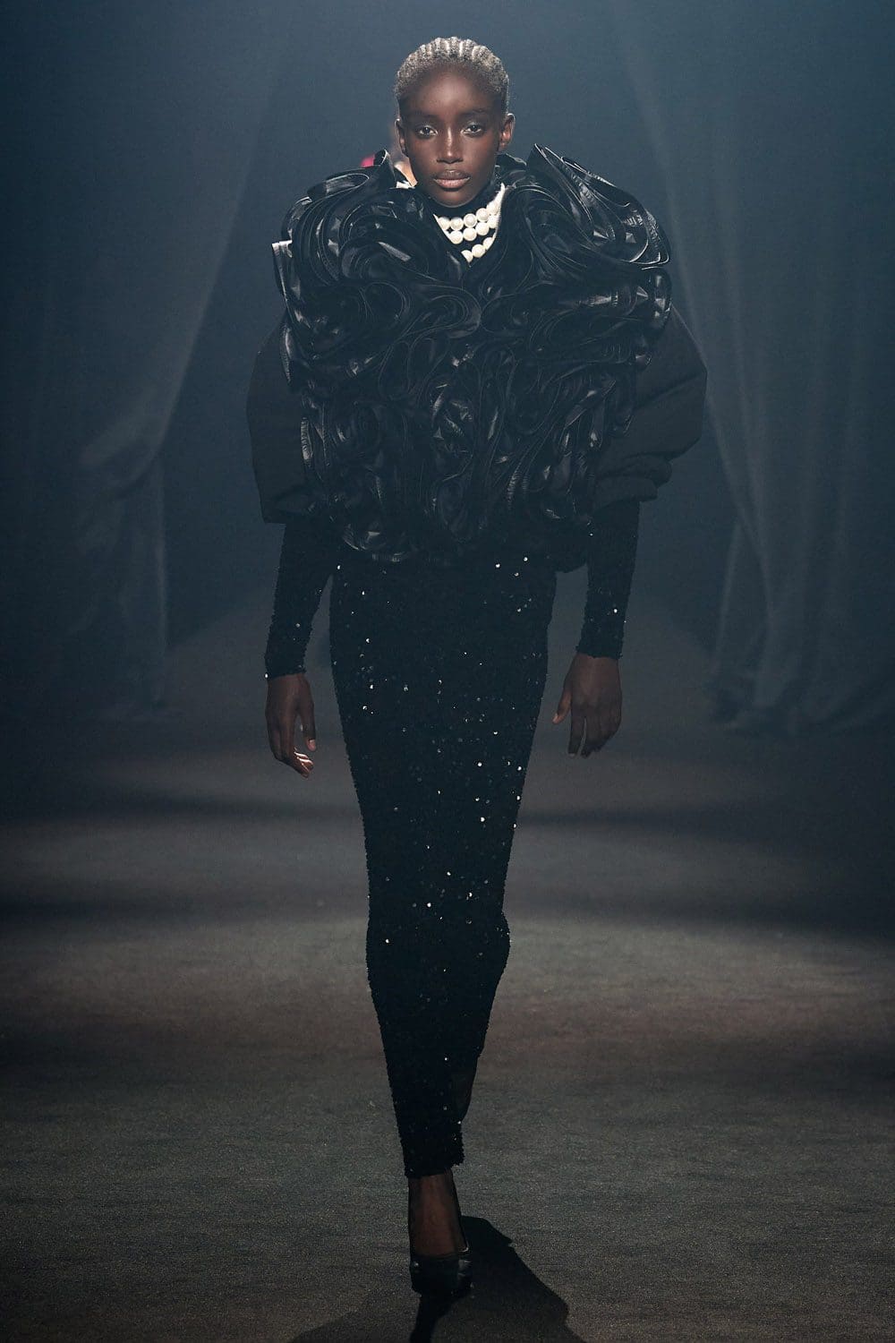 Hommage à Alber Elbaz show Paris par RUNWAY MAGAZINE