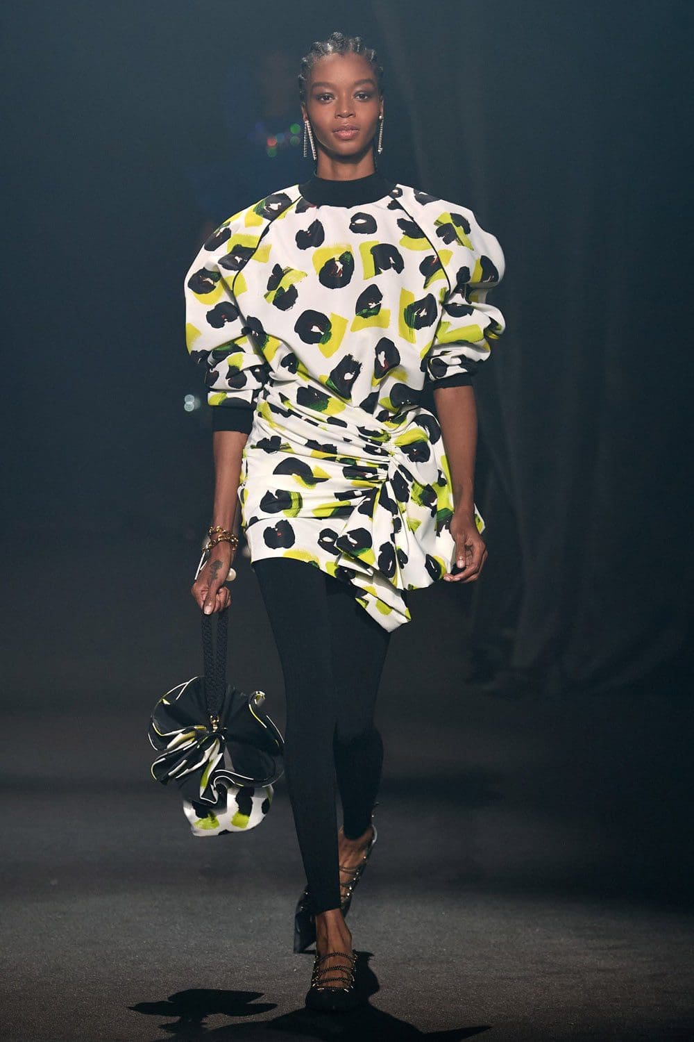 Hommage à Alber Elbaz show Paris par RUNWAY MAGAZINE