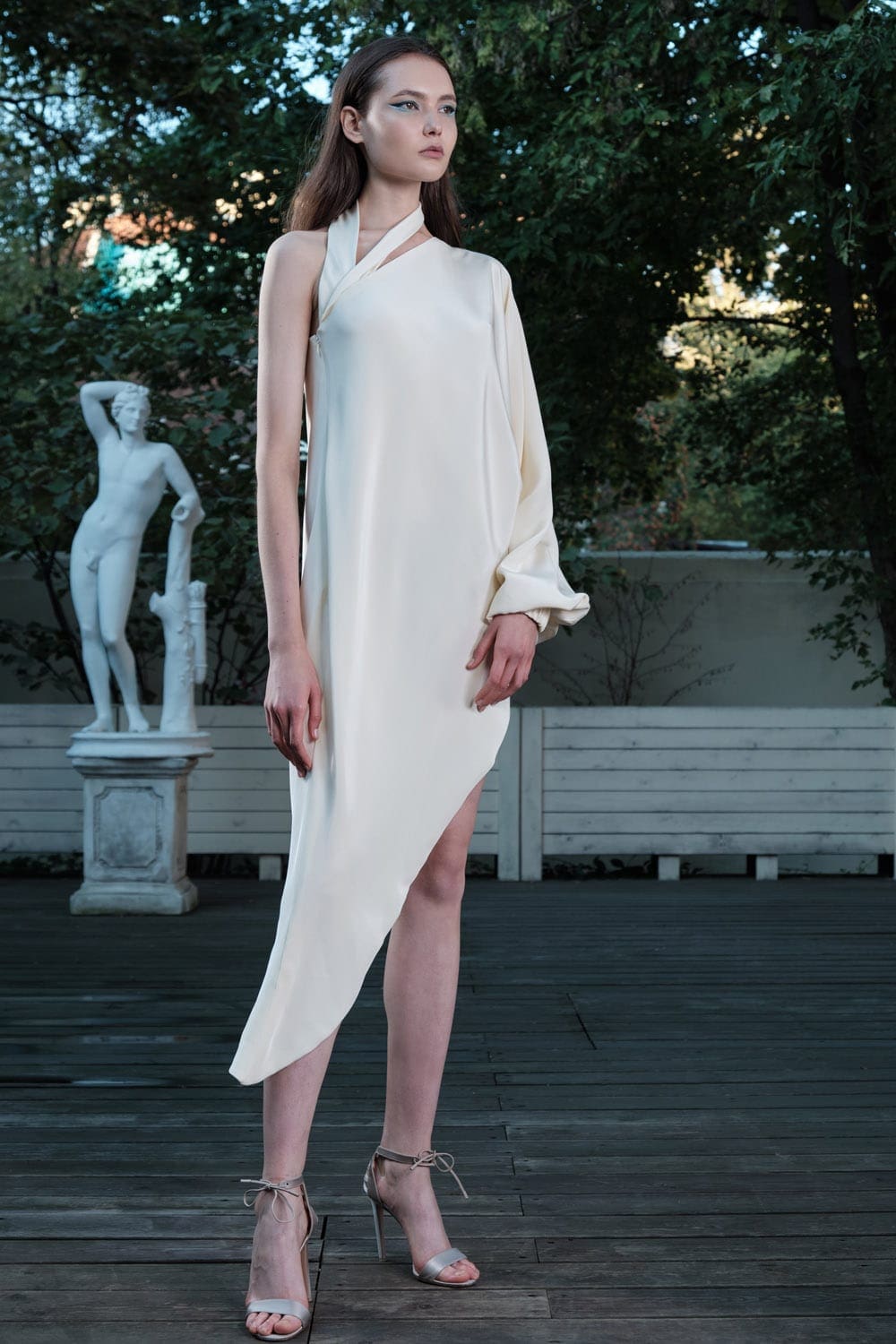 Valentin Yudashkin Spring Summer 2022 by RUNWAY MAGAZINE