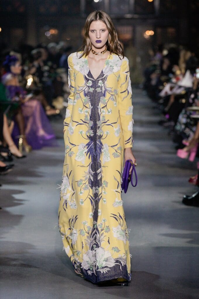 ヴァレンティノ春夏2022年 RUNWAY MAGAZINEValentino2022年春夏by RUNWAY マガジン