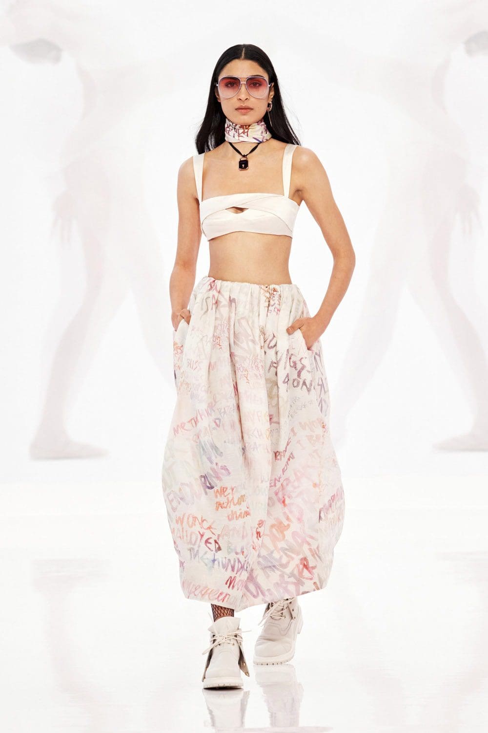 Zimmermann Spring 2022 por RUNWAY REVISTA
