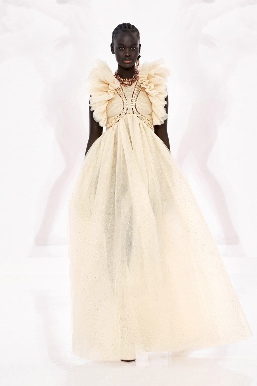 Zimmermann Spring 2022 por RUNWAY REVISTA