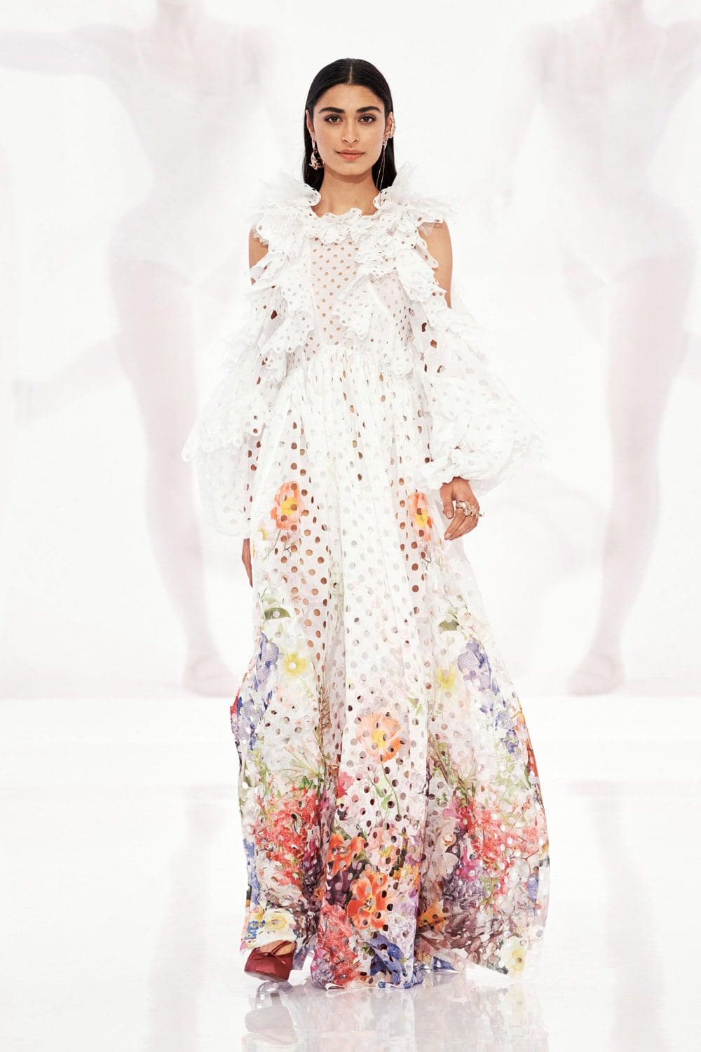 Zimmermann Spring 2022 por RUNWAY REVISTA
