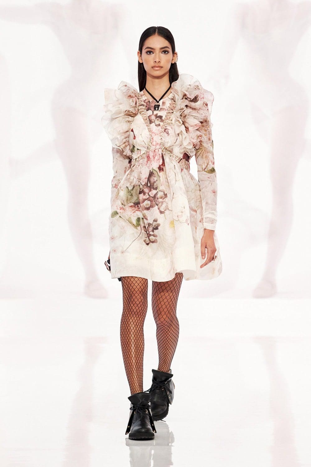 Zimmermann Spring 2022 por RUNWAY REVISTA