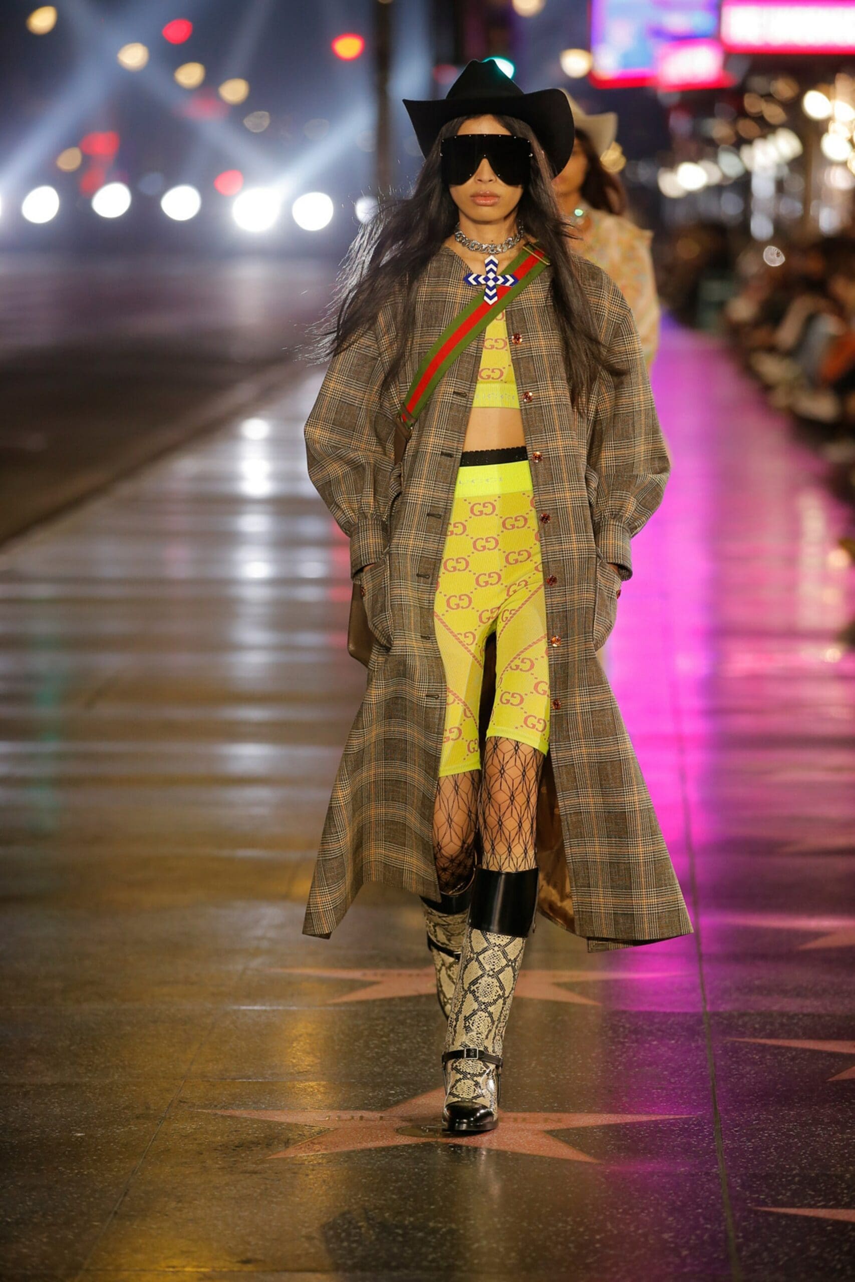 Gucci Hollywood Love Parade primavera 2022 de RUNWAY MAGAZINEGucci Hollywood Love Parade Spring 2022 por RUNWAY REVISTA