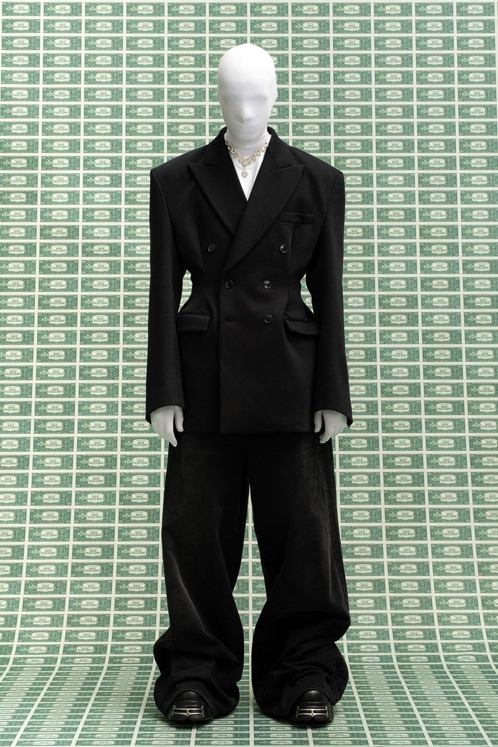 Vetements Fall Winter 2022-2023 by RUNWAY MAGAZINE