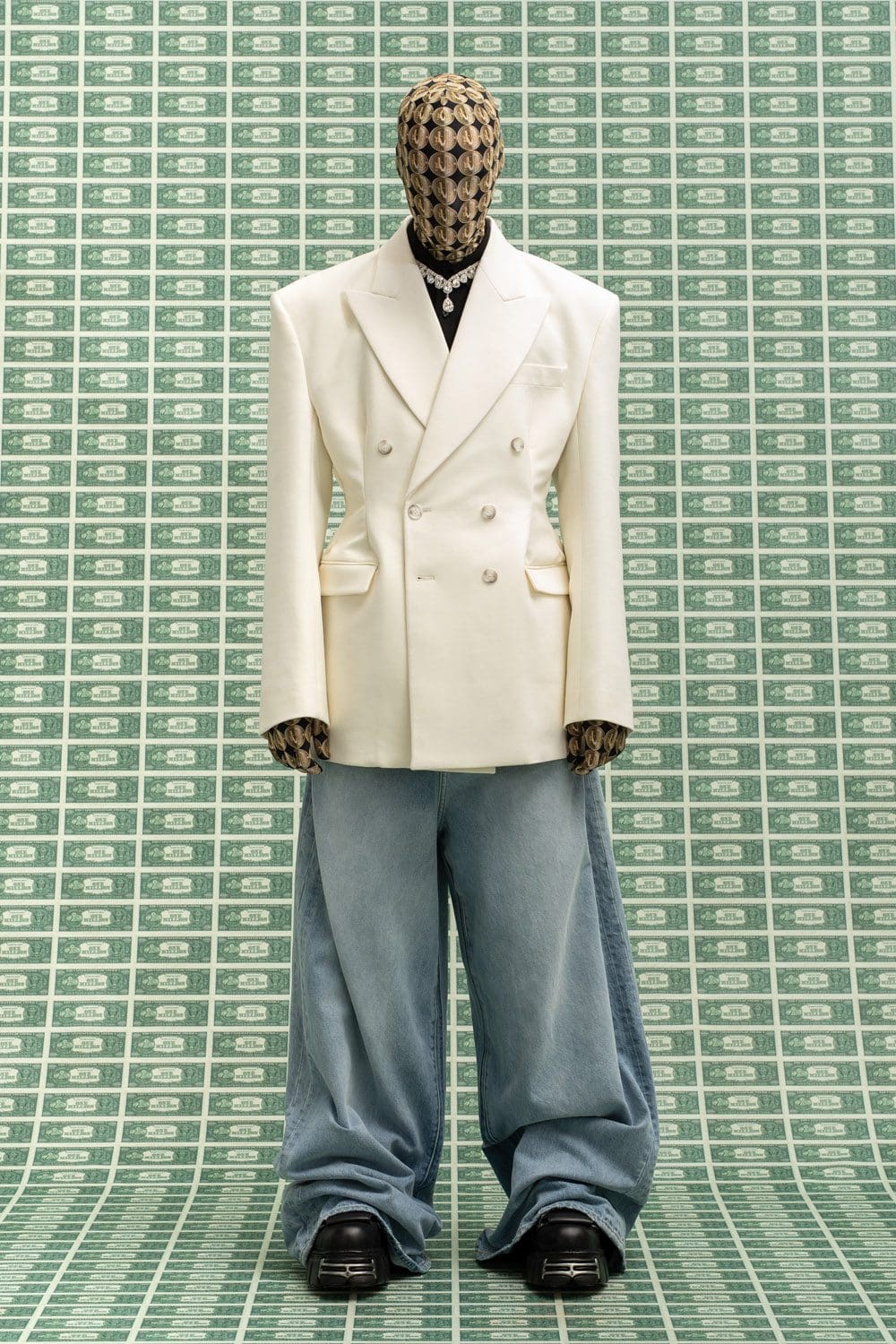 Vetements Fall Winter 2022-2023 by RUNWAY MAGAZINE