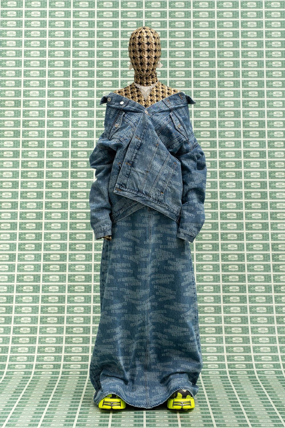 Vetements Fall Winter 2022-2023 by RUNWAY MAGAZINE