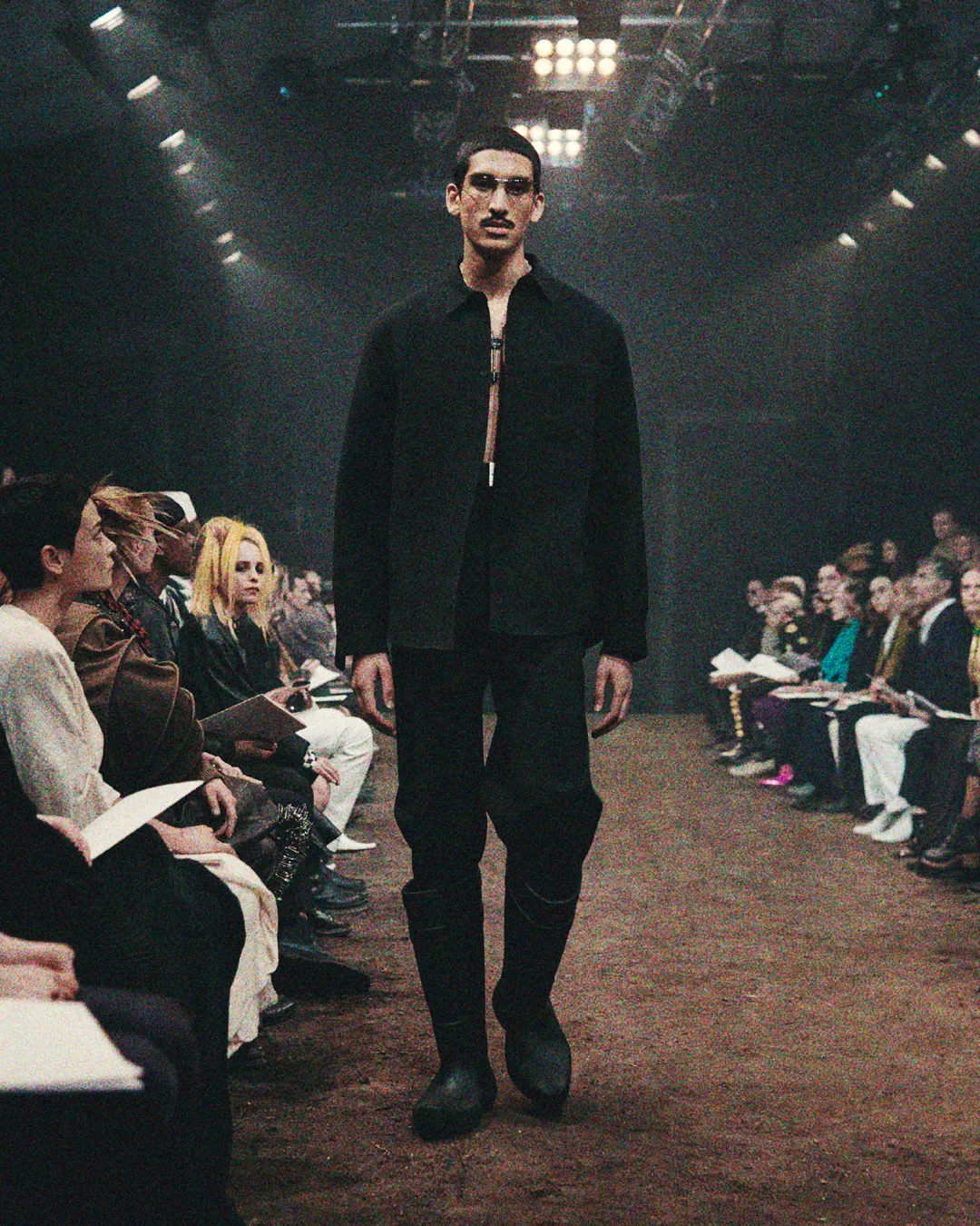 Balenciaga Fall 2022 Show The Lost Tape de RUNWAY REVISTA