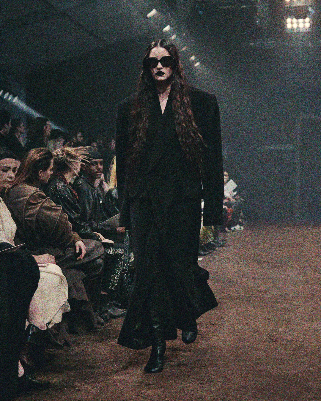 Balenciaga Fall 2022 Show The Lost Tape de RUNWAY REVISTA
