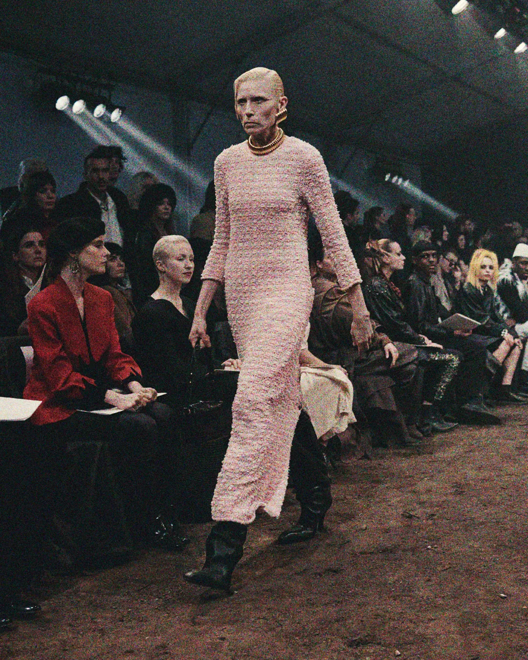 Balenciaga Fall 2022 Show The Lost Tape de RUNWAY REVISTA