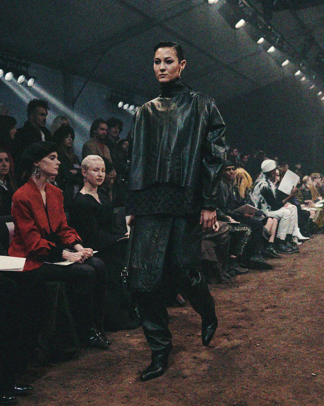 Balenciaga Fall 2022 Show The Lost Tape de RUNWAY REVISTA