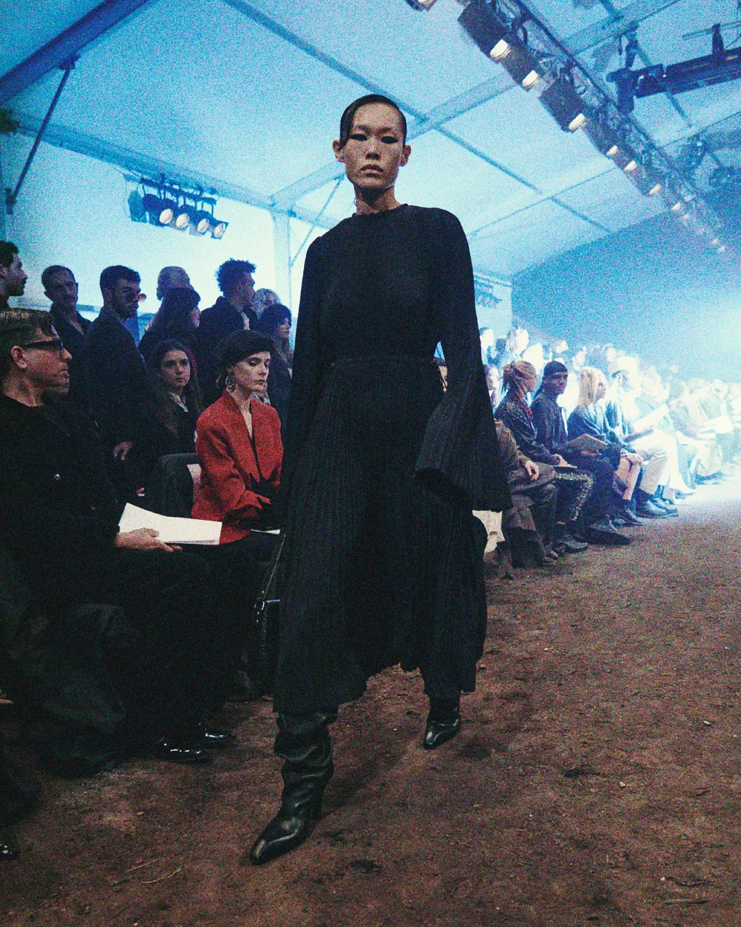 Balenciaga Fall 2022 Show The Lost Tape de RUNWAY REVISTA