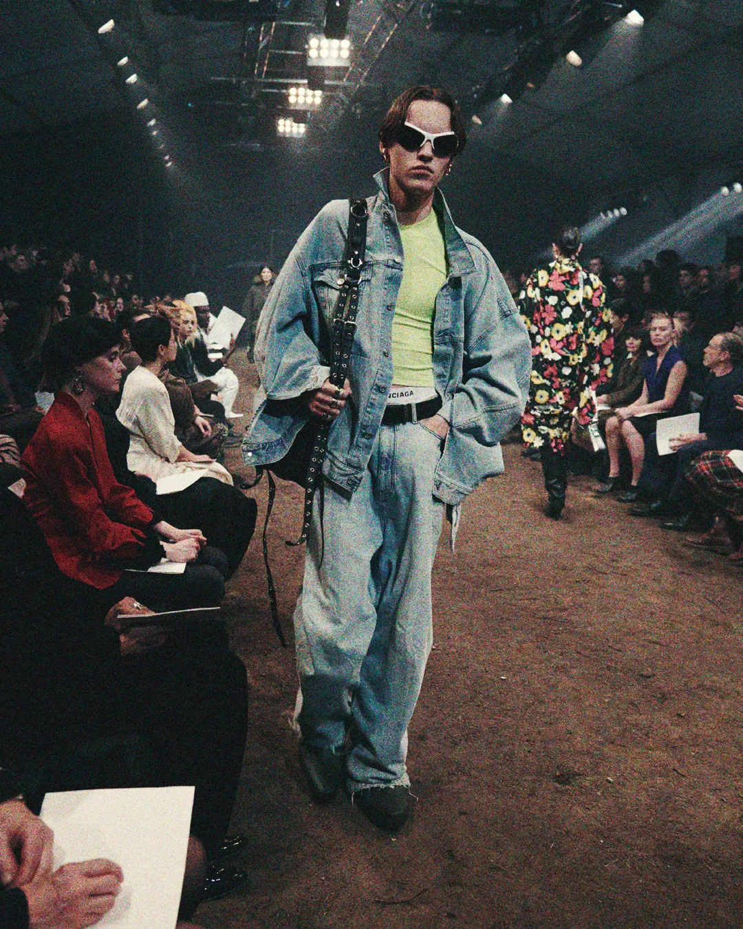 Balenciaga Fall 2022 Show The Lost Tape de RUNWAY REVISTA