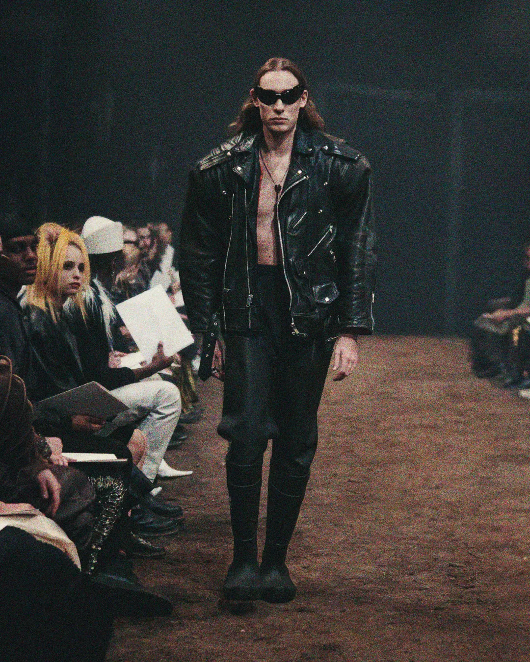 Balenciaga Fall 2022 Show The Lost Tape de RUNWAY REVISTA