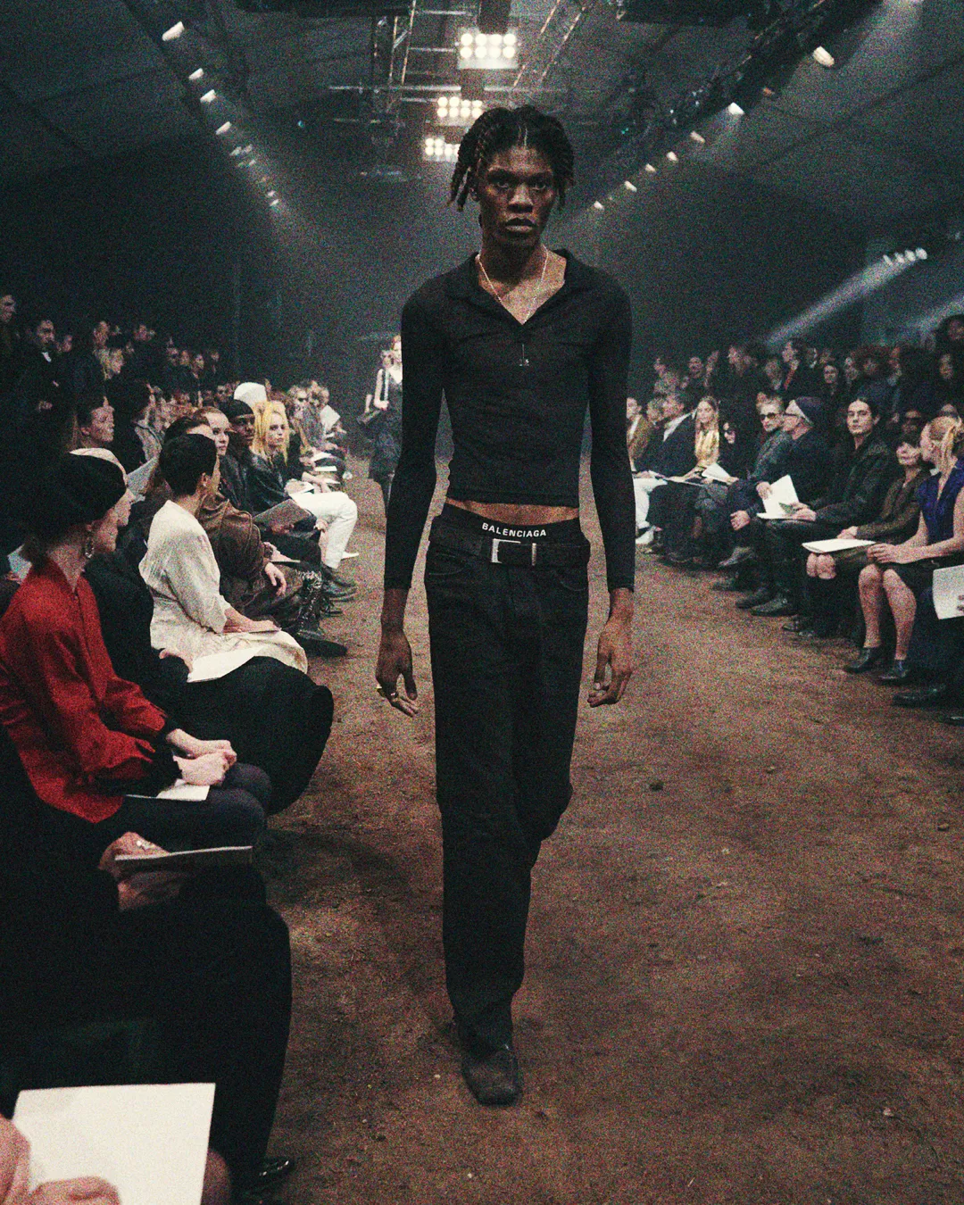Balenciaga Fall 2022 Show The Lost Tape de RUNWAY REVISTA