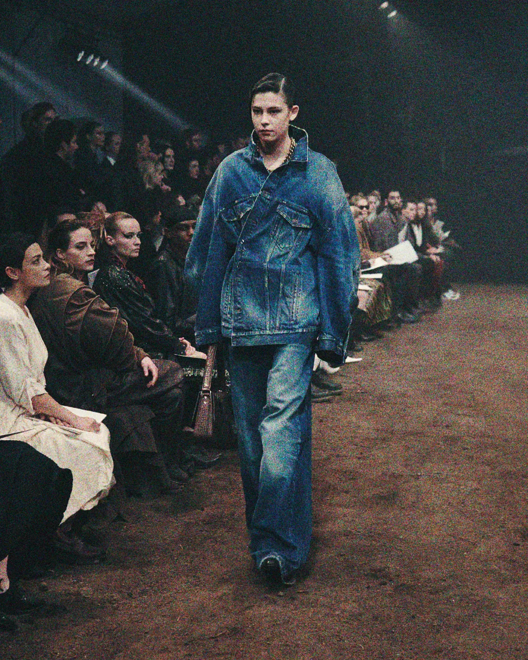 Balenciaga Fall 2022 Show The Lost Tape de RUNWAY REVISTA