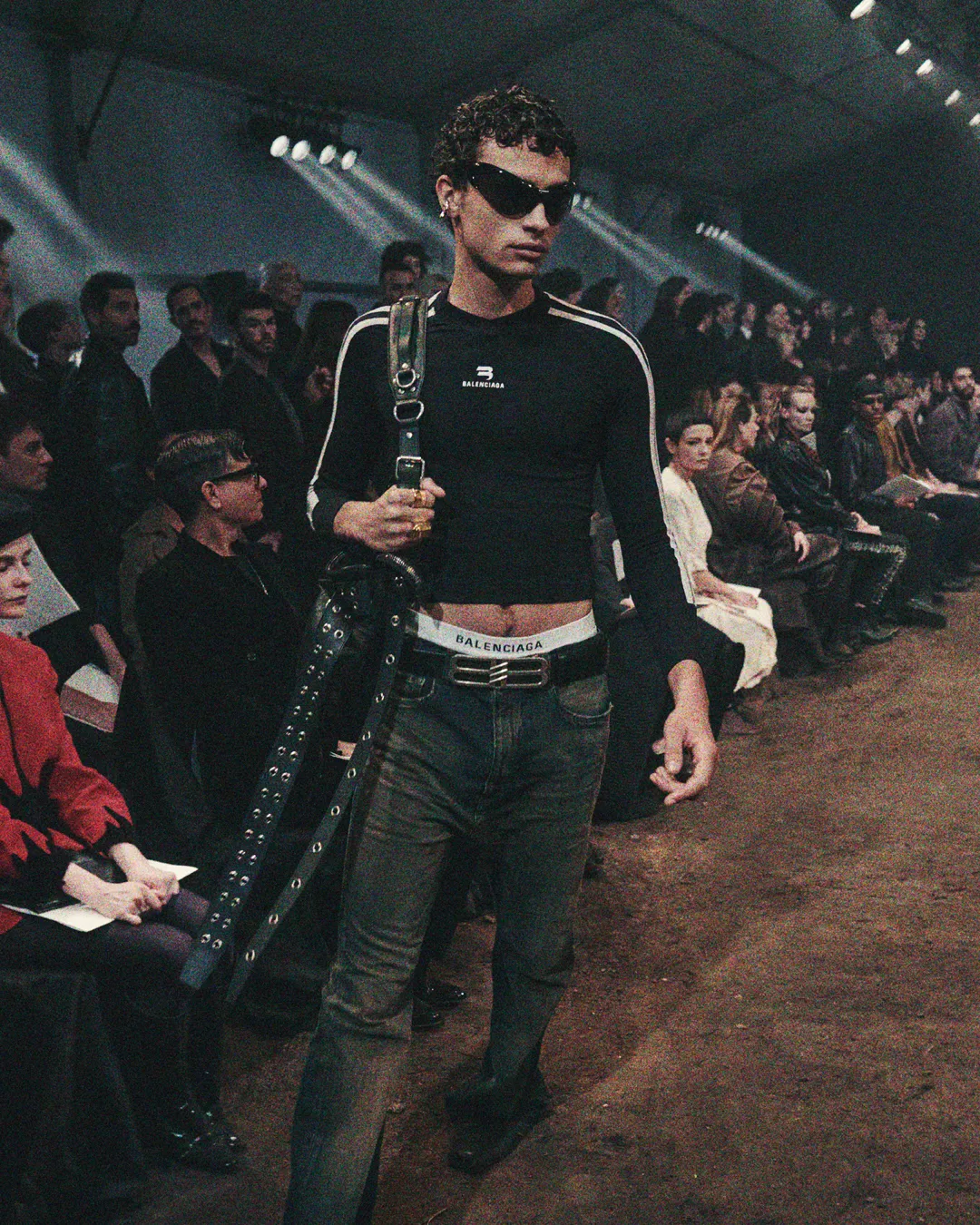 Balenciaga Fall 2022 Show The Lost Tape de RUNWAY REVISTA