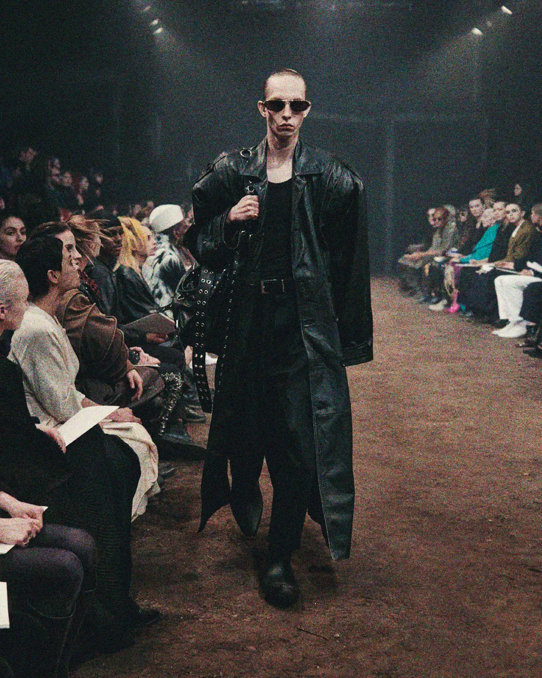 Balenciaga Fall 2022 Show The Lost Tape de RUNWAY REVISTA