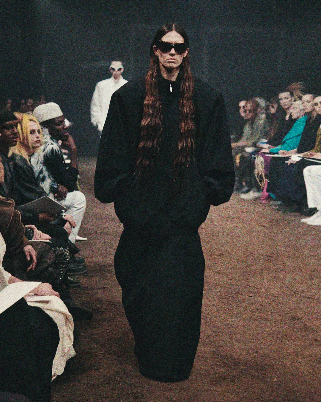 Balenciaga Fall 2022 Show The Lost Tape de RUNWAY REVISTA