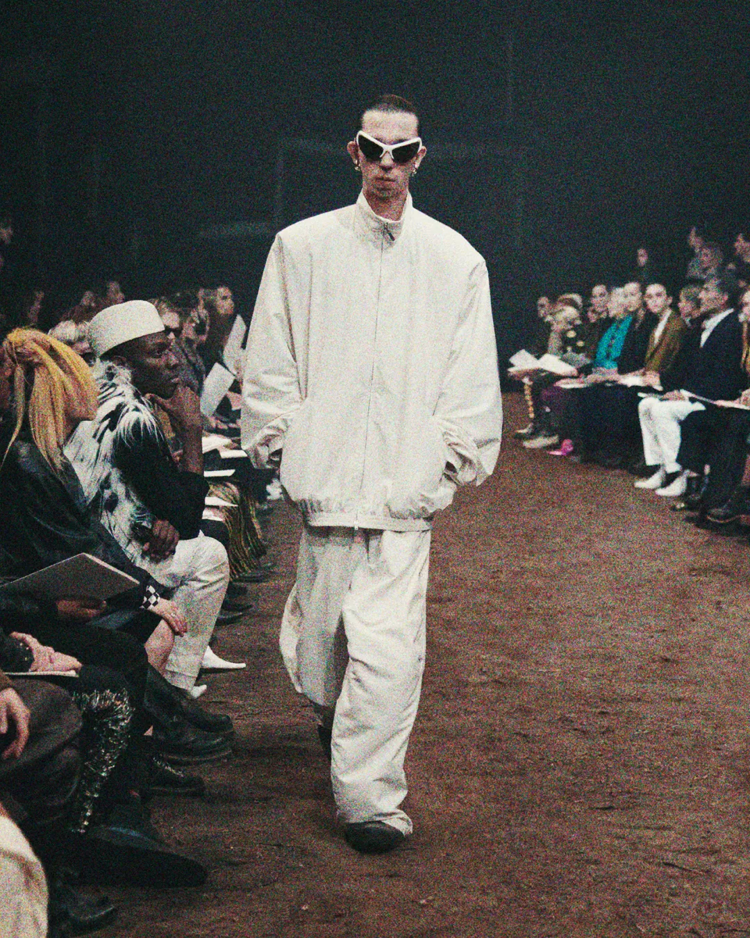 Balenciaga Fall 2022 Show The Lost Tape de RUNWAY REVISTA