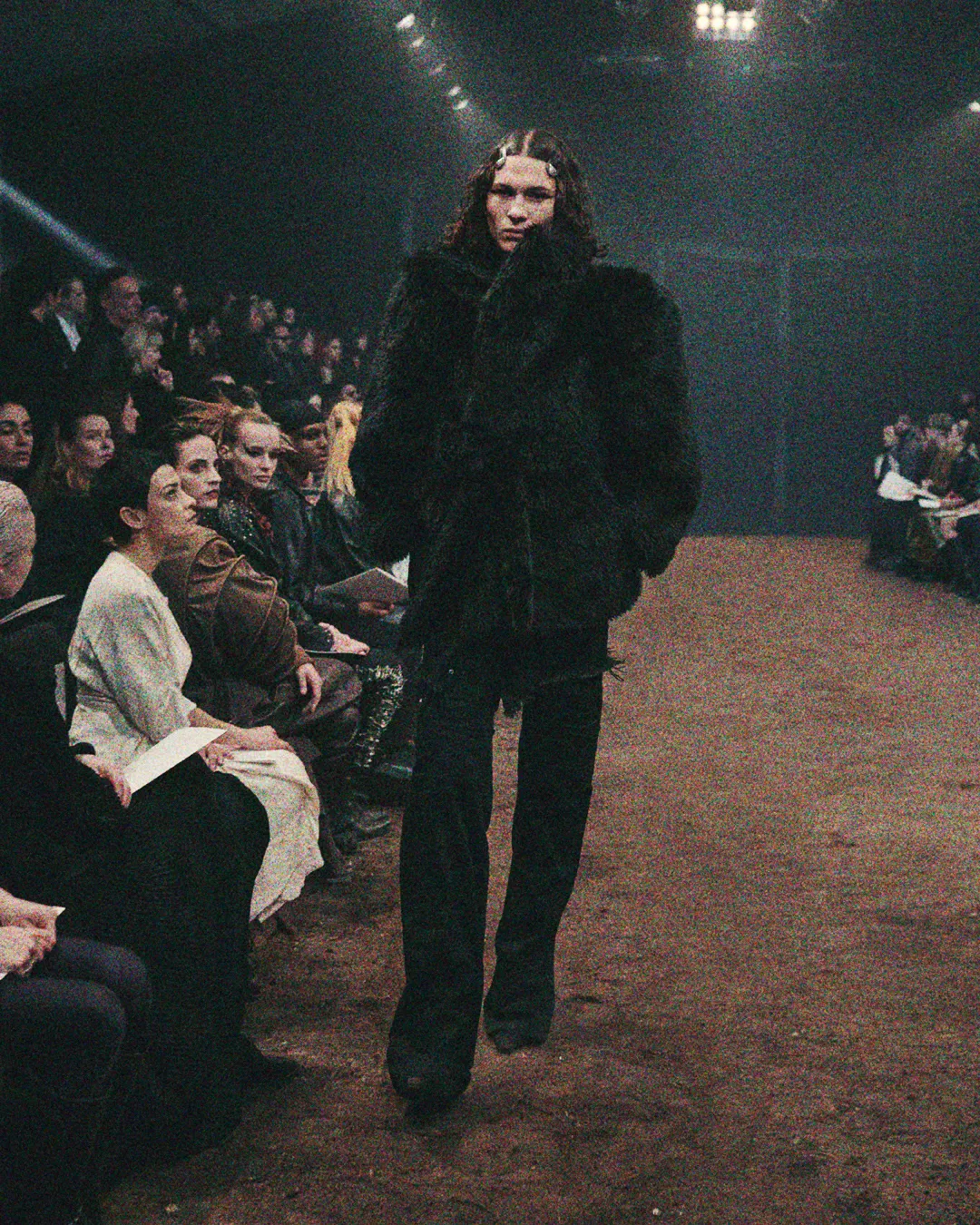 Balenciaga Fall 2022 Show The Lost Tape de RUNWAY REVISTA