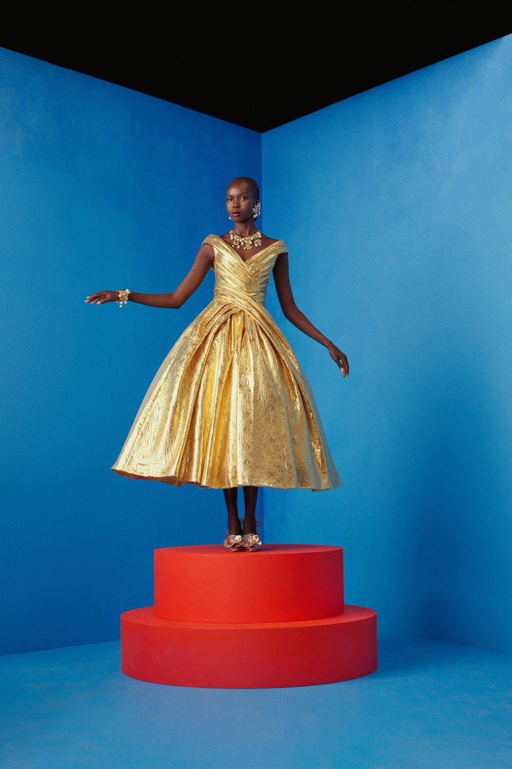 Carolina Herrera Pre-Fall 2022 by RUNWAY MAGAZINE