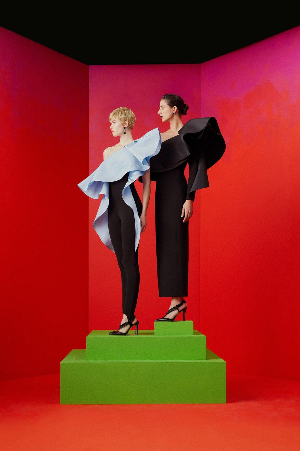 Carolina Herrera Pre-Fall 2022 by RUNWAY MAGAZINE