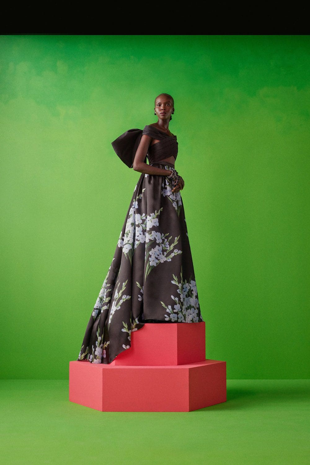 Carolina Herrera Pre-Fall 2022 by RUNWAY MAGAZINE