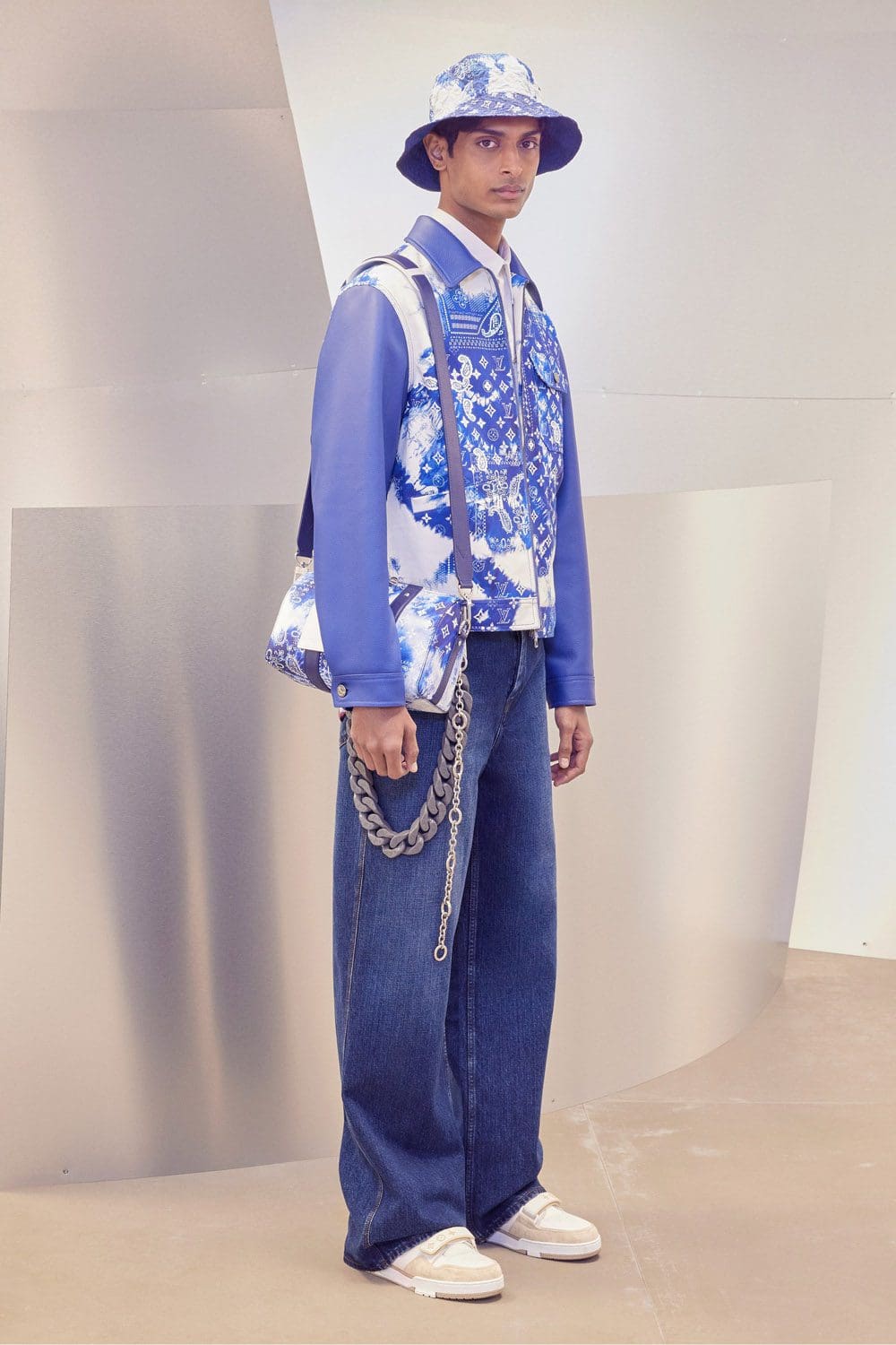 Мужская одежда Louis Vuitton Pre-Fall 2022 в Париже от производителя RUNWAY ЖУРНАЛ