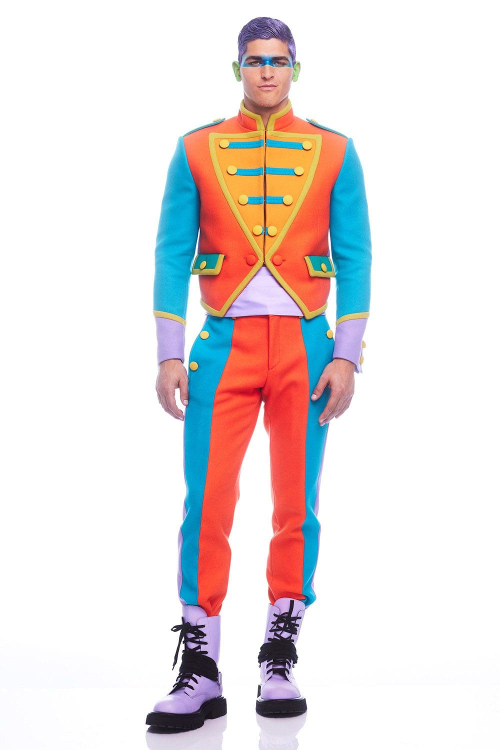 Moschino by Jeremy Scott Pre-Fall 2022 by RUNWAY MAGAZINE