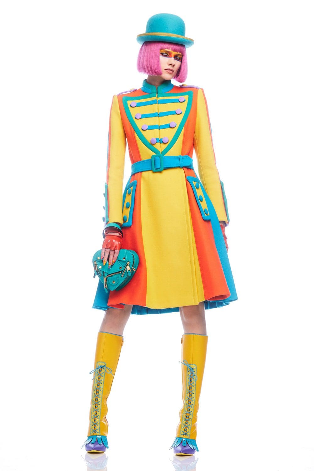 Moschino by Jeremy Scott Pre-Fall 2022 by RUNWAY MAGAZINE