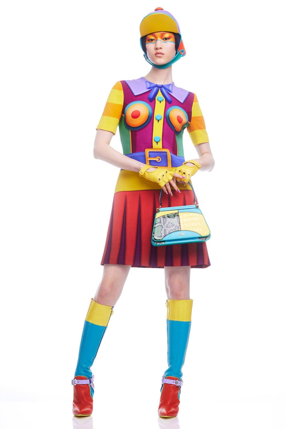 Moschino by Jeremy Scott Pre-Fall 2022 by RUNWAY MAGAZINE
