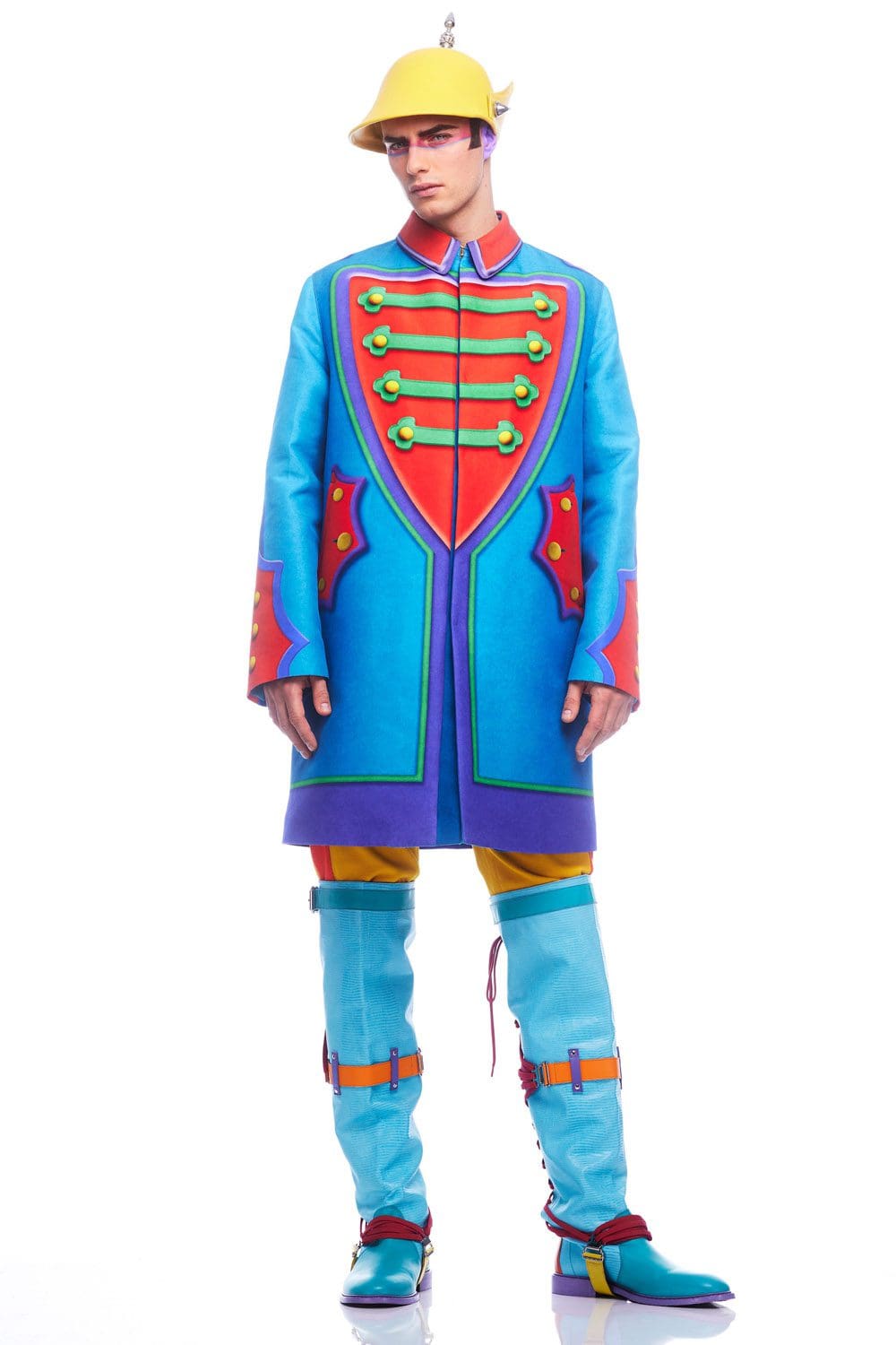 Moschino by Jeremy Scott Pre-Fall 2022 by RUNWAY MAGAZINE