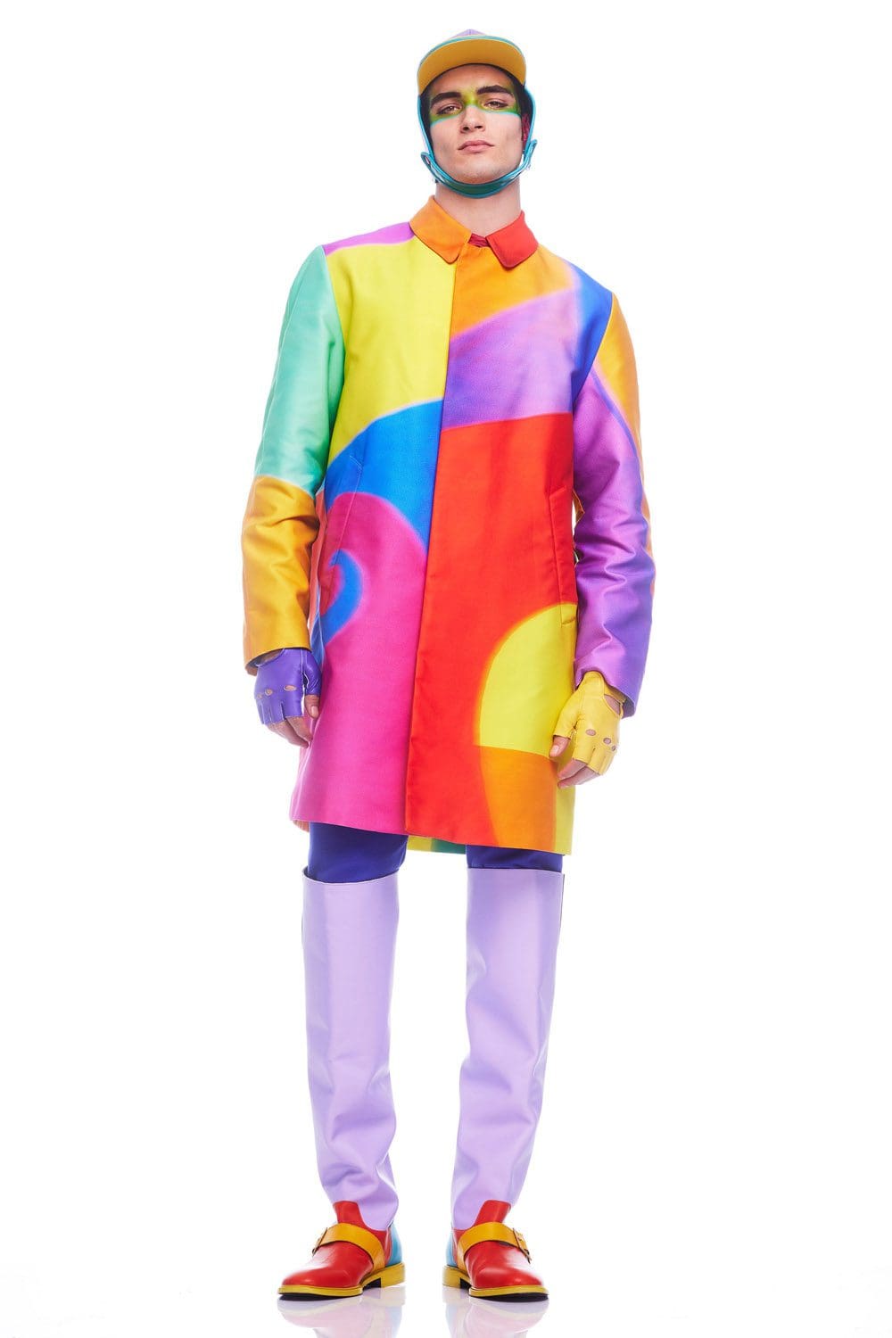 Moschino by Jeremy Scott Pre-Fall 2022 by RUNWAY MAGAZINE