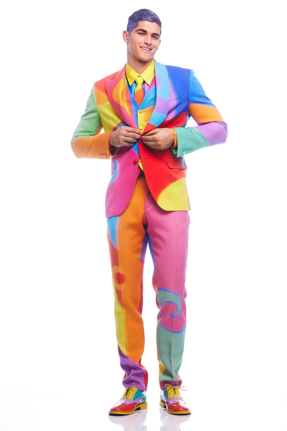 Moschino by Jeremy Scott Pre-Fall 2022 by RUNWAY MAGAZINE