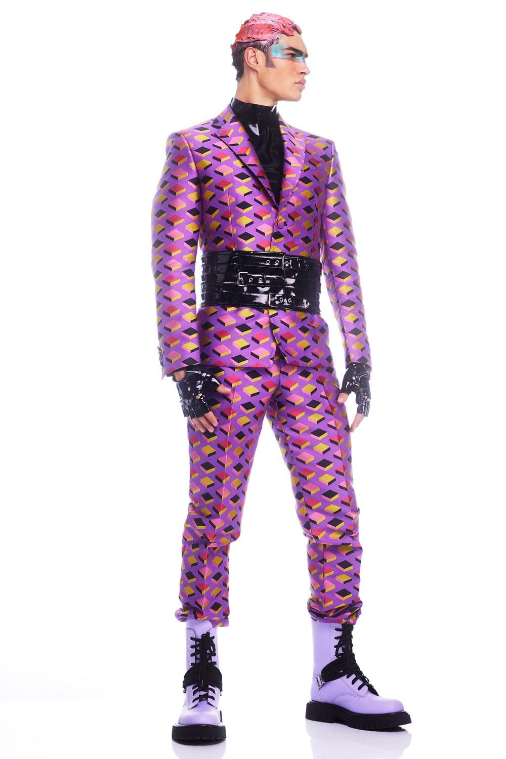 Moschino by Jeremy Scott Pre-Fall 2022 by RUNWAY MAGAZINE