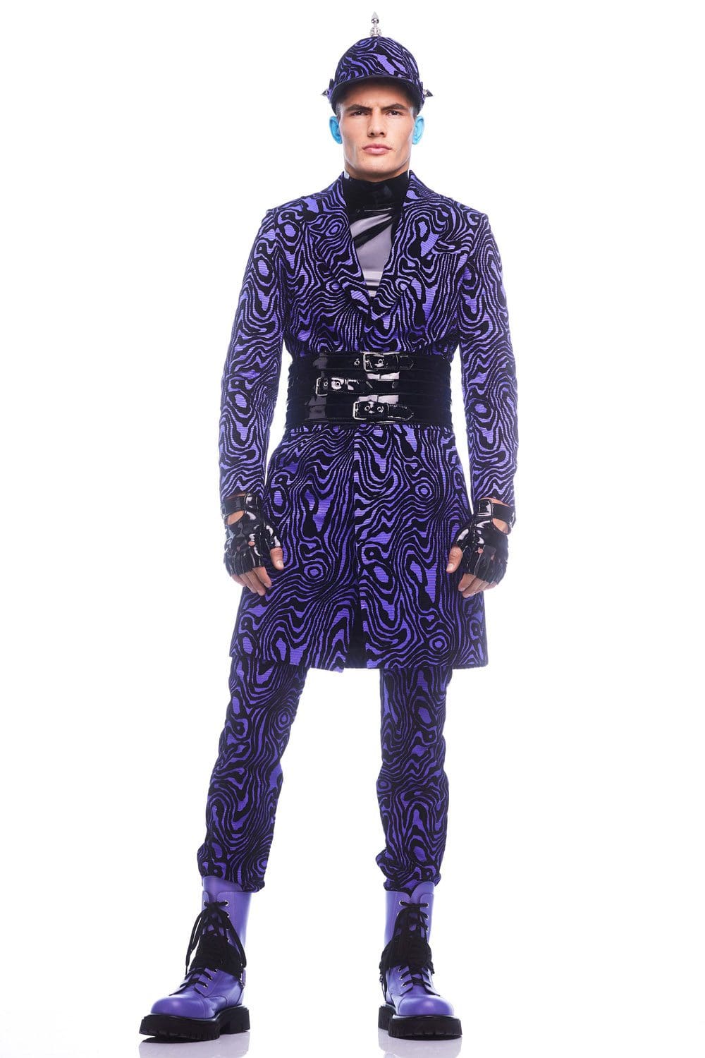 Moschino by Jeremy Scott Pre-Fall 2022 by RUNWAY MAGAZINE