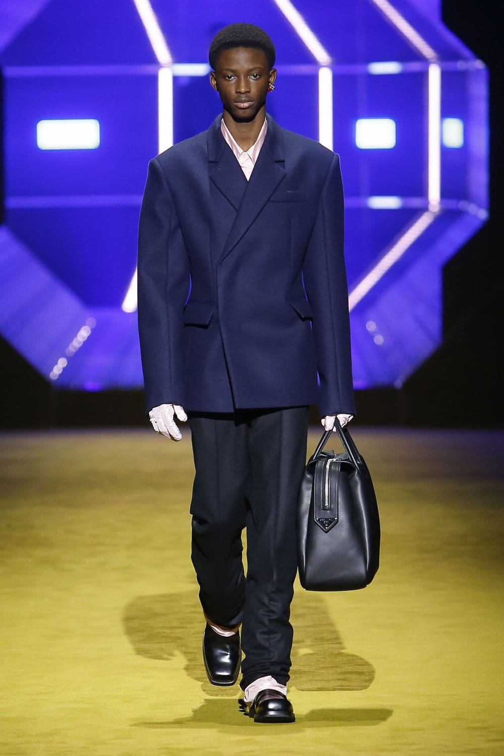 Prada Fall Winter 2022-2023 Men by RUNWAY MAGAZINE