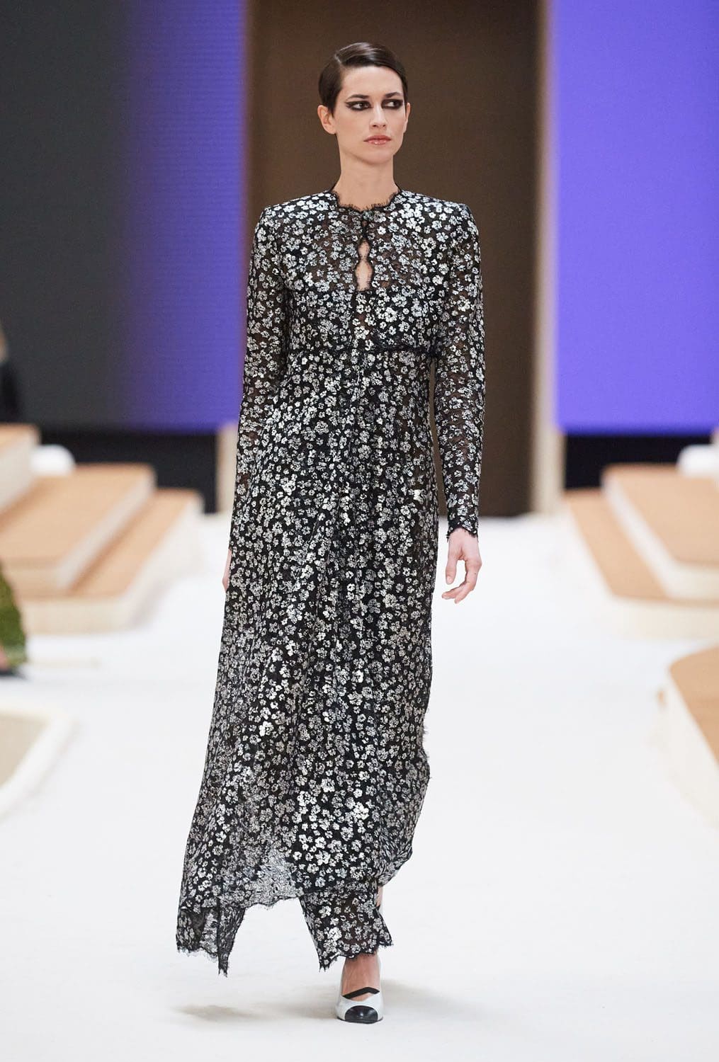 Chanel Haute Couture Весна-Лето 2022 от RUNWAY ЖУРНАЛ