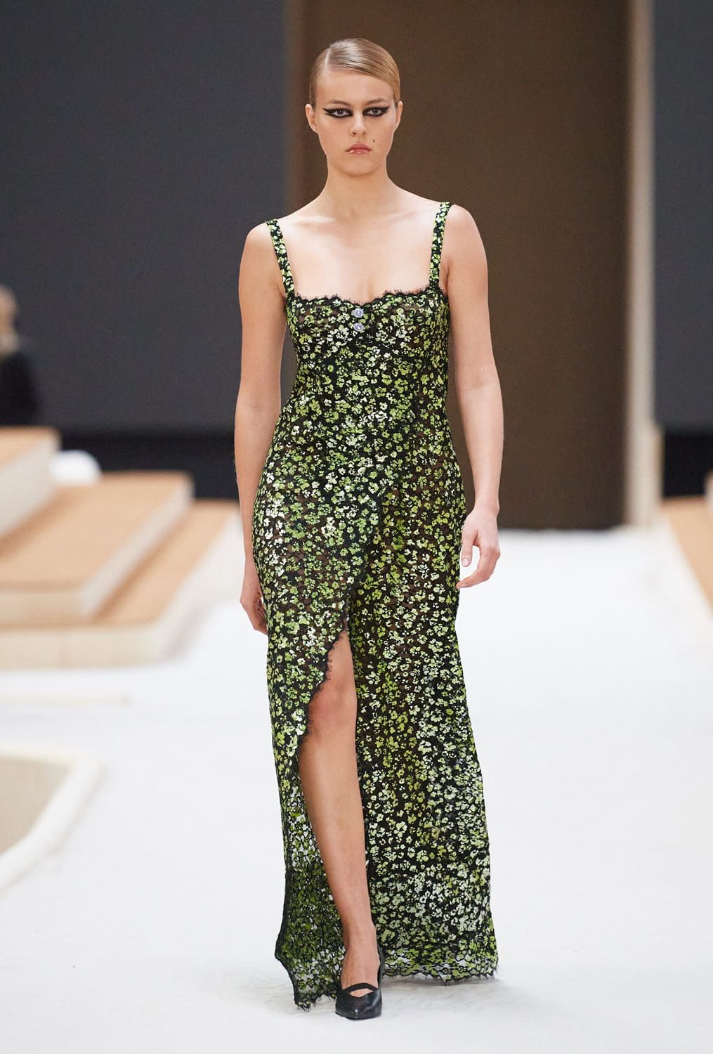 Chanel Haute Couture Весна-Лето 2022 от RUNWAY ЖУРНАЛ