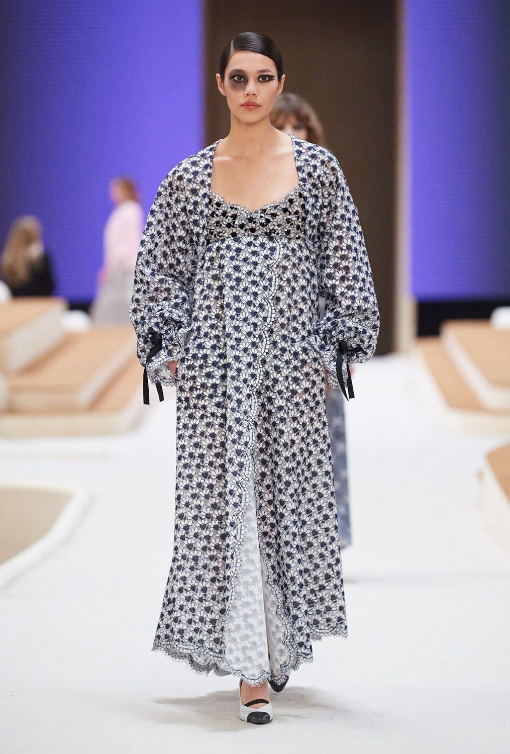 Chanel Haute Couture Весна-Лето 2022 от RUNWAY ЖУРНАЛ