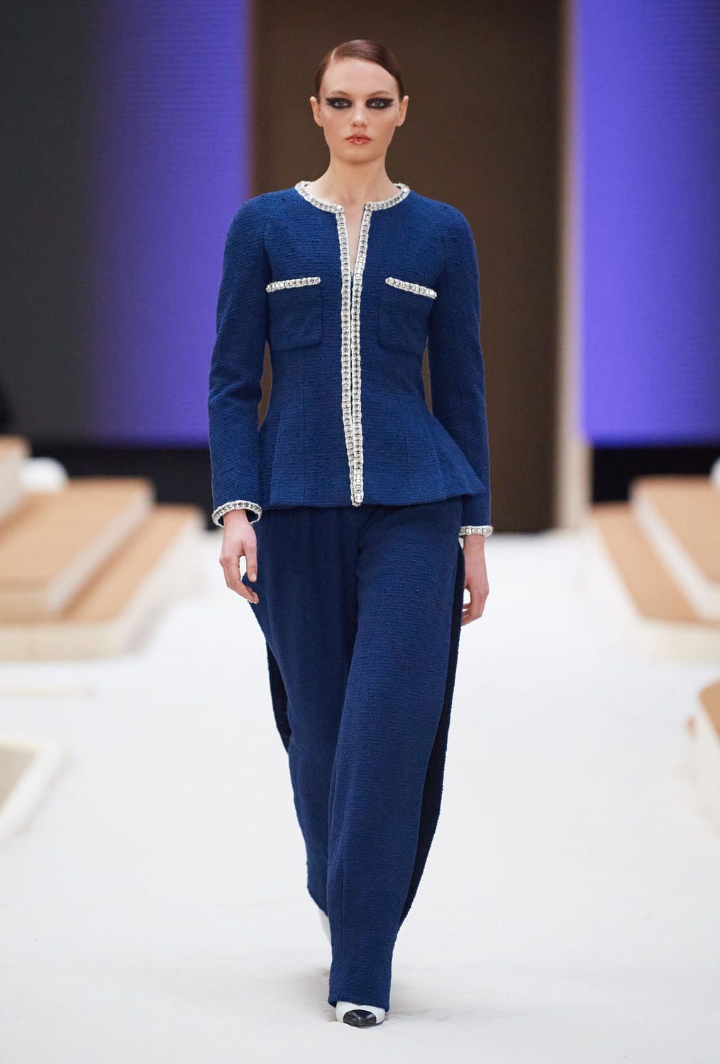 Chanel Haute Couture Весна-Лето 2022 от RUNWAY ЖУРНАЛ