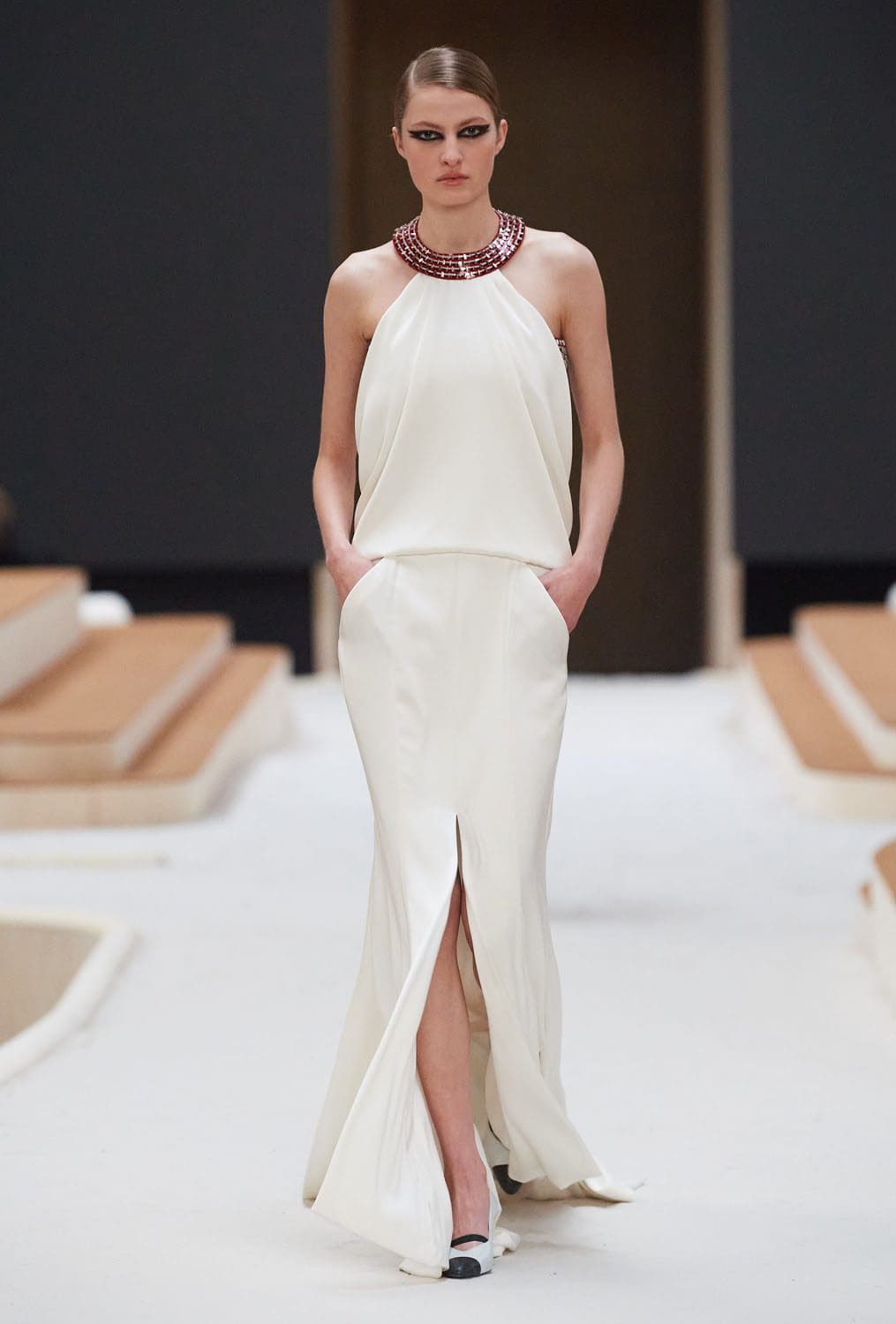Chanel Haute Couture Весна-Лето 2022 от RUNWAY ЖУРНАЛ