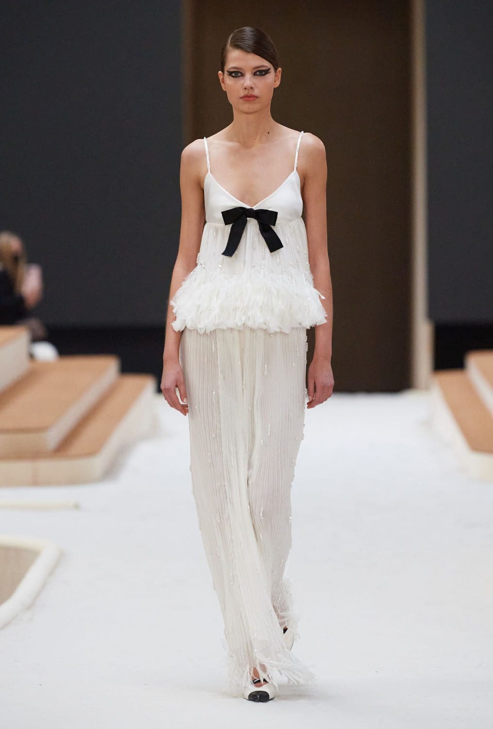 Chanel Haute Couture Весна-Лето 2022 от RUNWAY ЖУРНАЛ